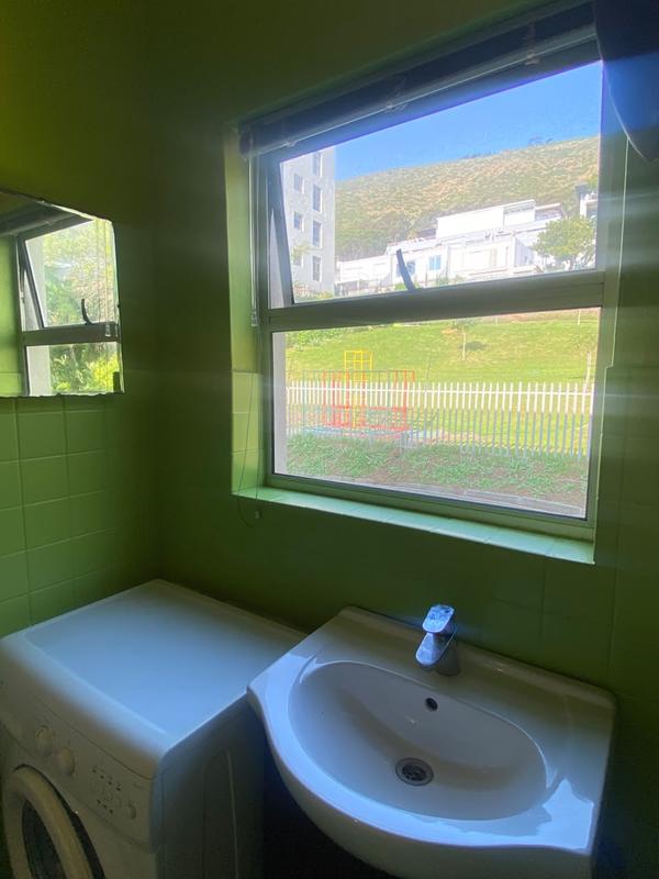 To Let 1 Bedroom Property for Rent in Sea Point Western Cape